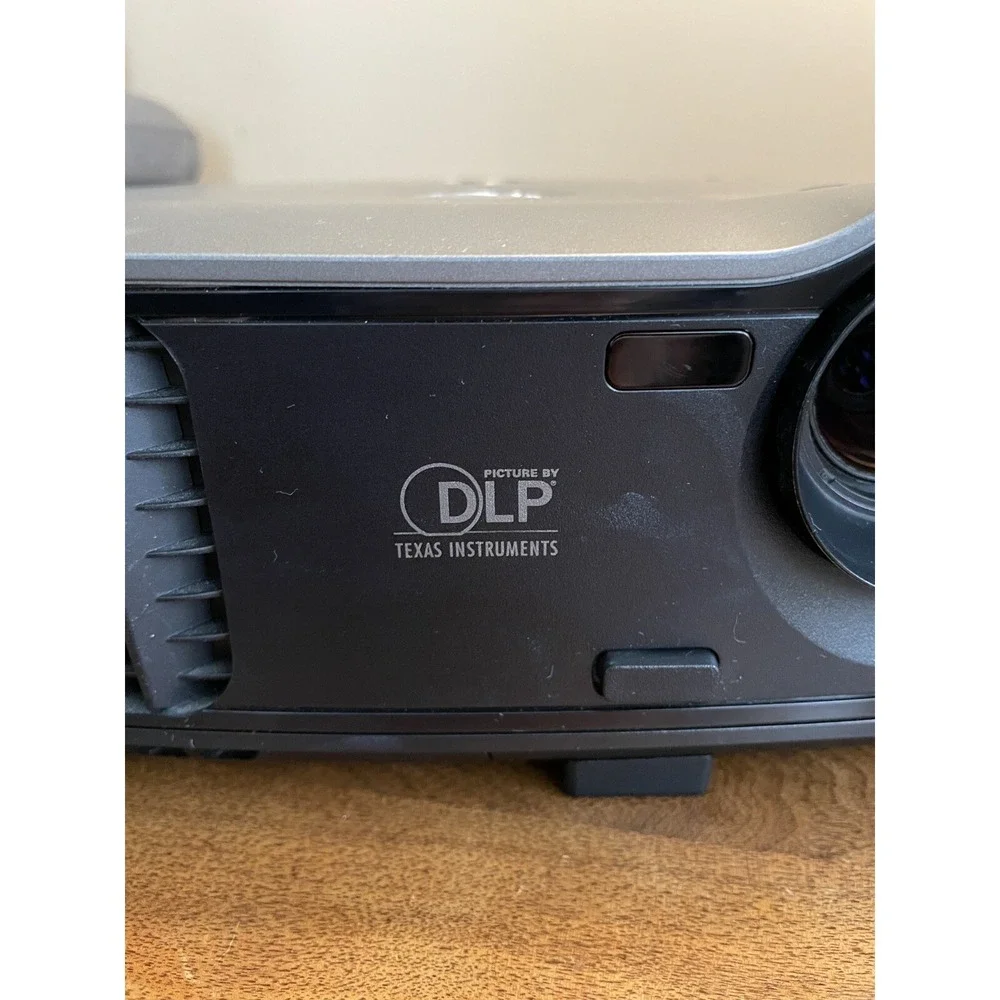 Dell 1800MP DLP Projector 3x Power Cords,‎ Remote, Cable, Carry Case